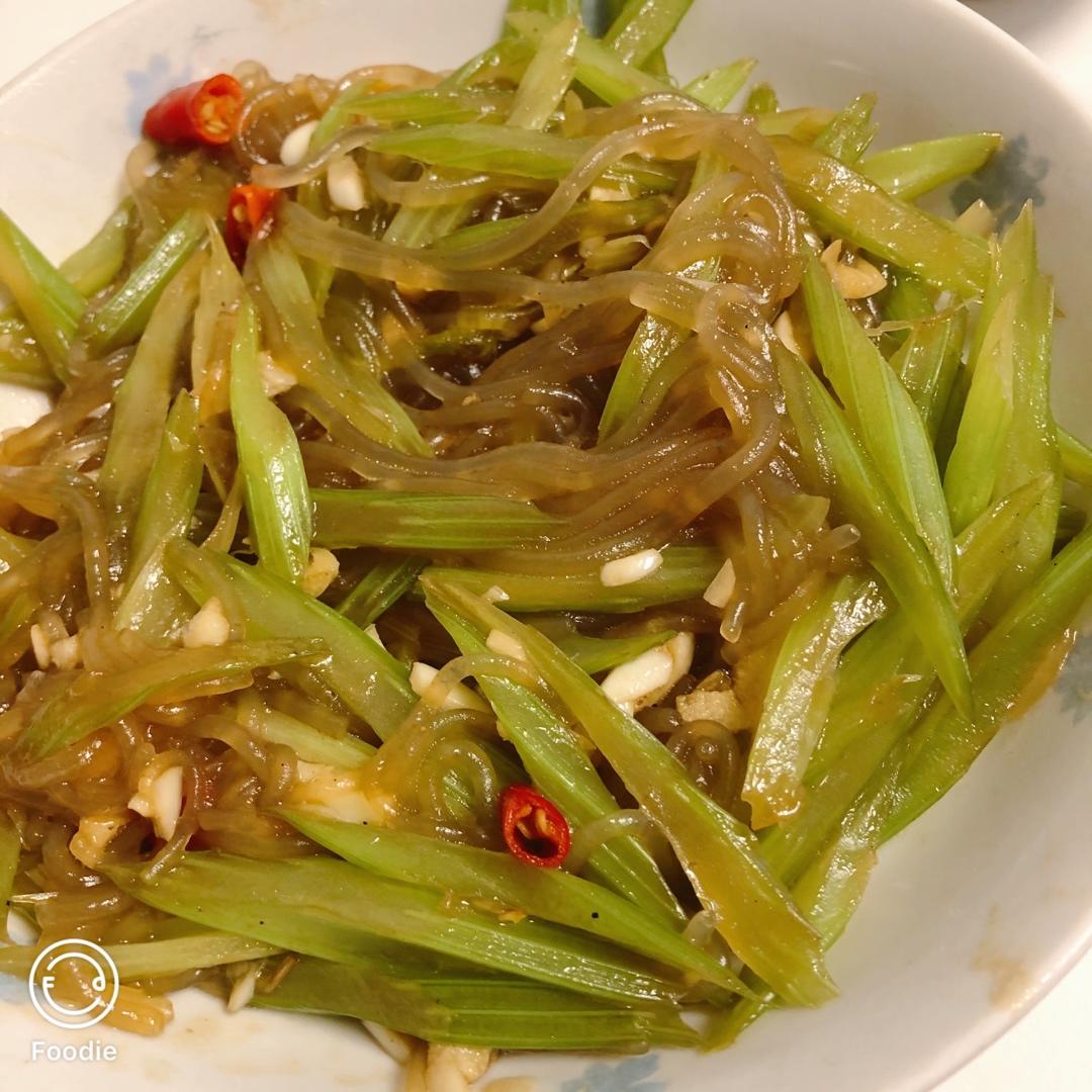 芹菜炒粉条
