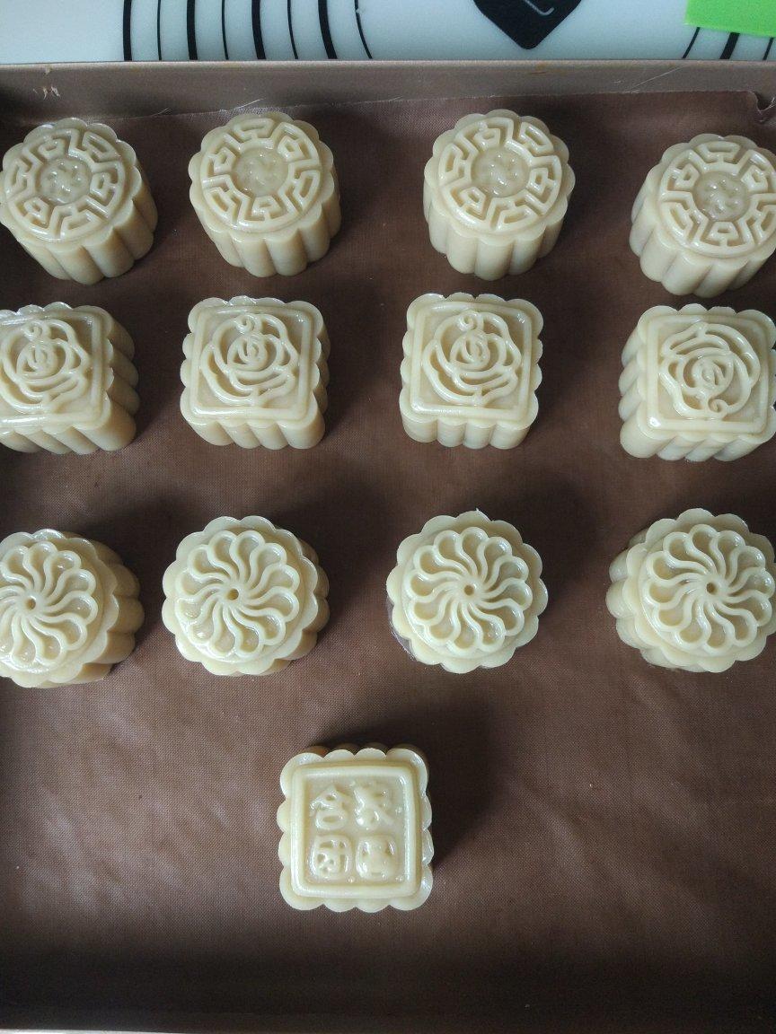 广式月饼—蛋黄莲蓉月饼