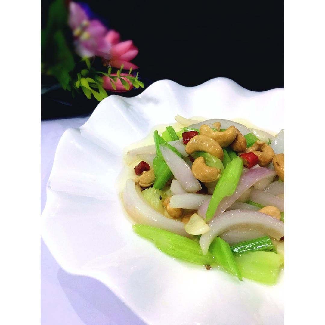 西芹腰果炒鲜瑶柱（虾仁）---在家也能做出五星级酒店的菜肴