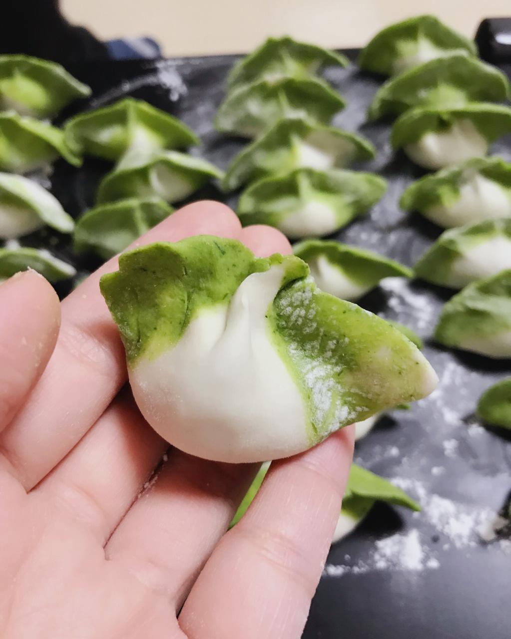 翡翠白玉白菜饺子详细版（附翡翠白玉白菜饺子包法，翡翠白玉饺子皮两种制法，面包机和面，翡翠白玉烧卖，各种馅料搭配）