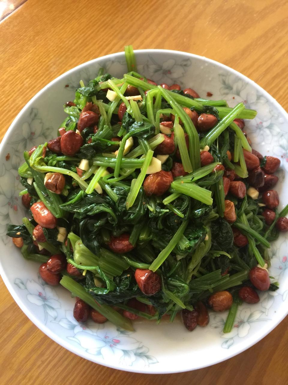 凉拌花生米菠菜
