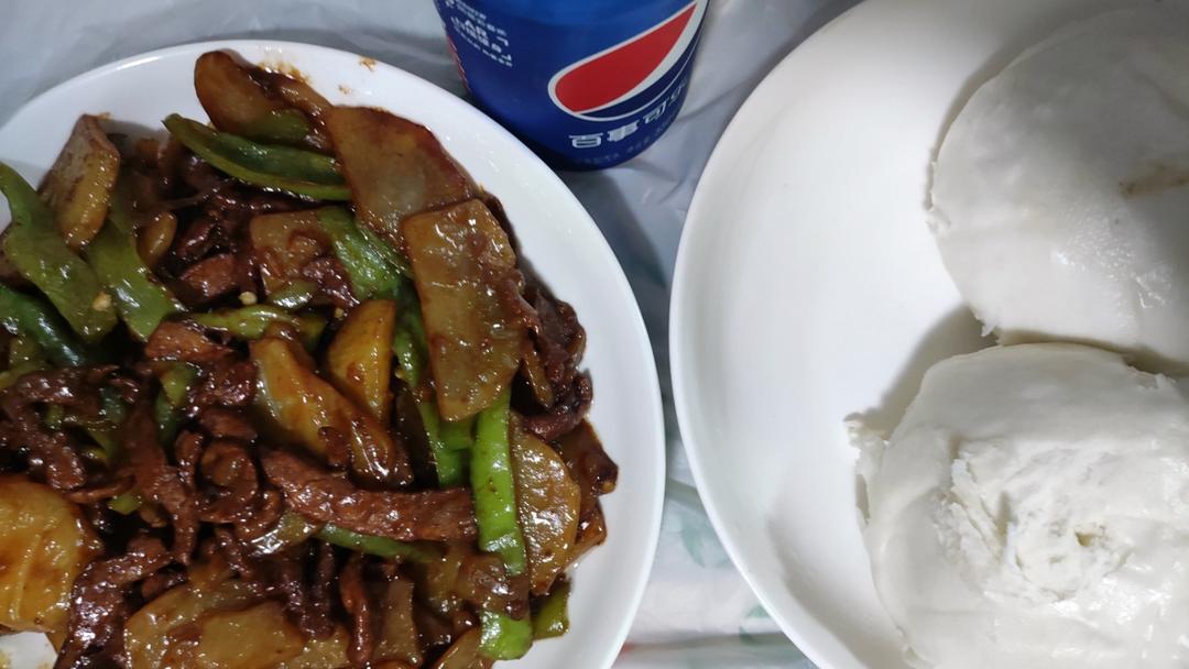 青椒土豆片炒肉