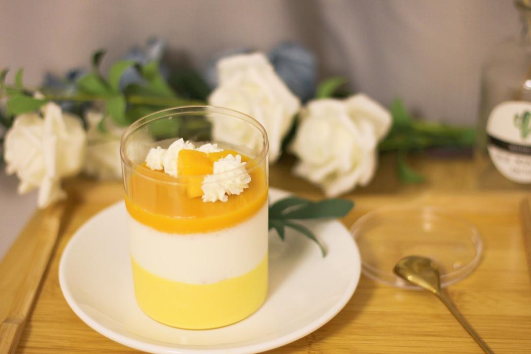 椰浆芒果慕斯杯
