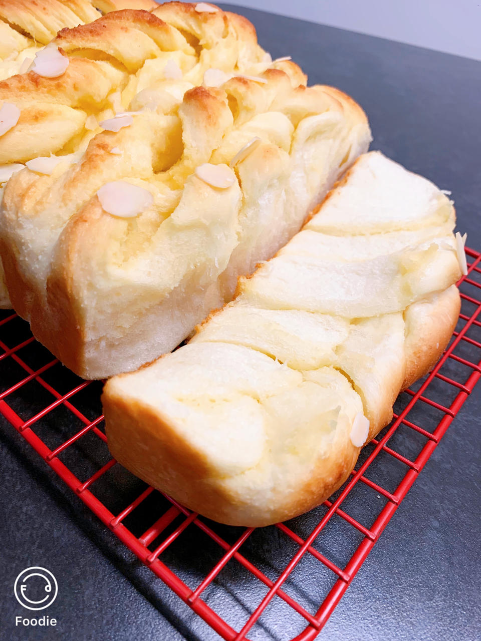 杏仁奶油软排包