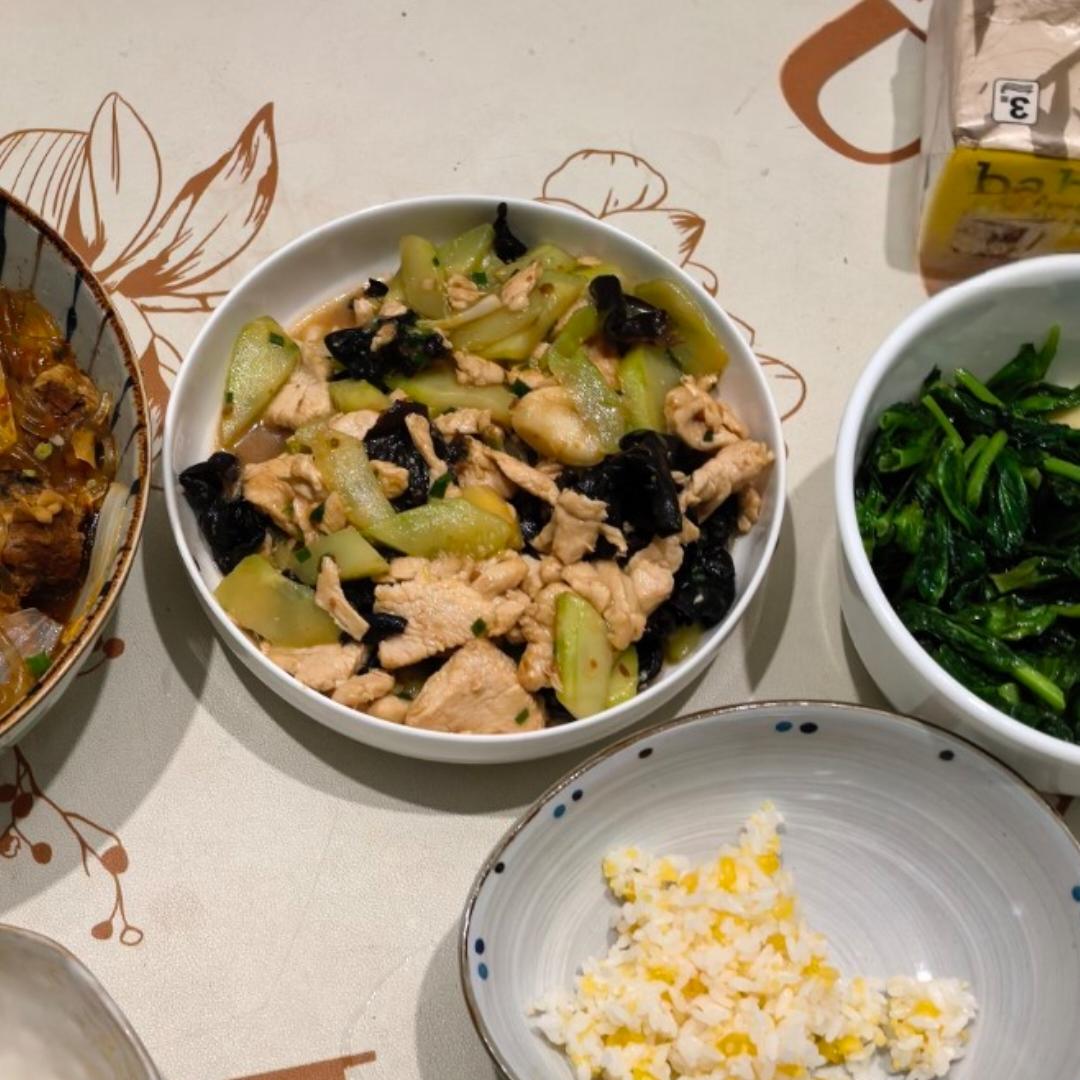 今日菜谱：黄瓜鸡胸肉片