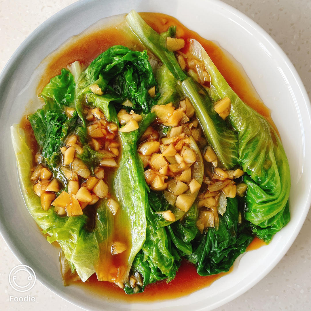 蒜蓉蚝油生菜，清脆爽口，色香味俱全