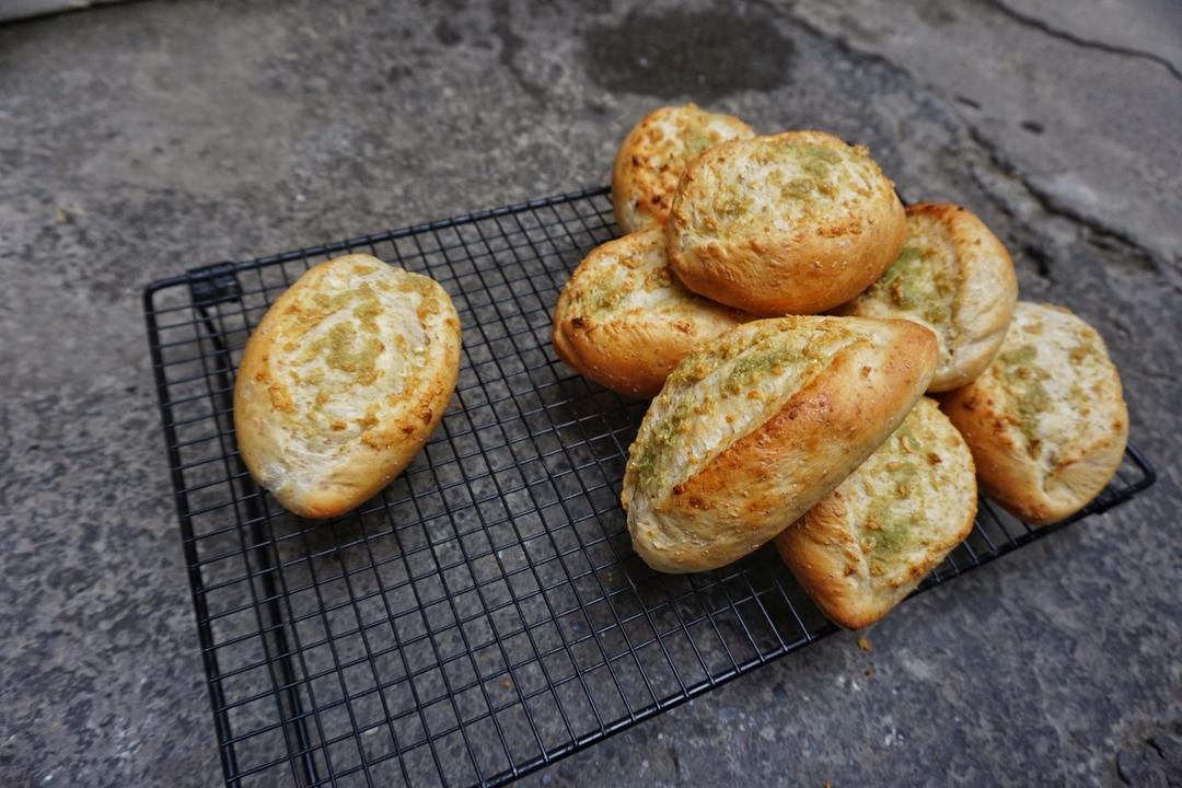 咸香柔和-超软燕麦香蒜面包