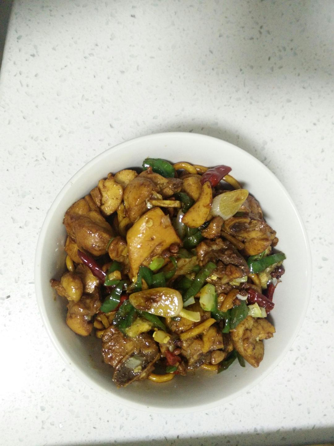 双椒鸡捞面的做法