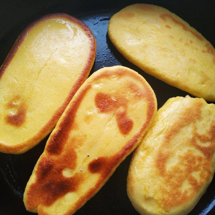 玉米面饼子