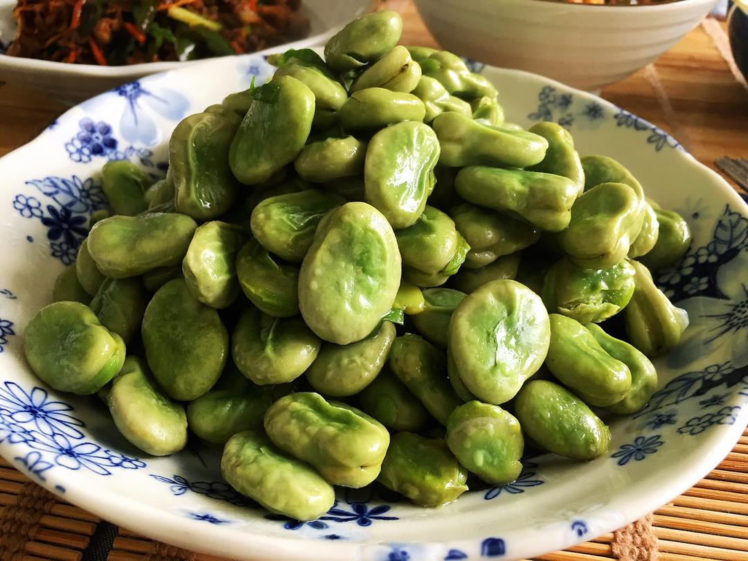 无比鲜美的葱油蚕豆