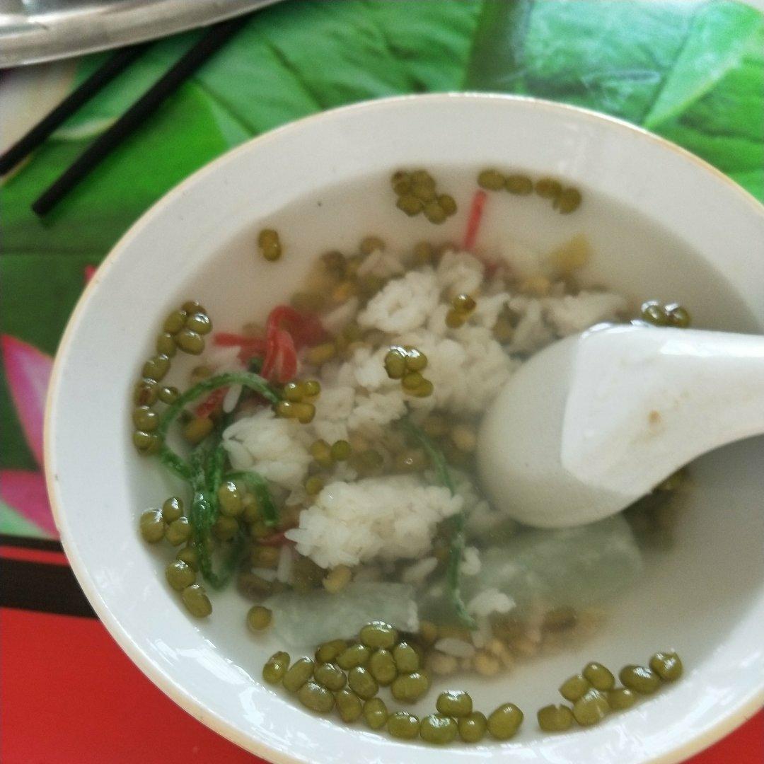 老苏州记忆中的那碗苏式绿豆汤--糯米、冬瓜糖、红绿丝