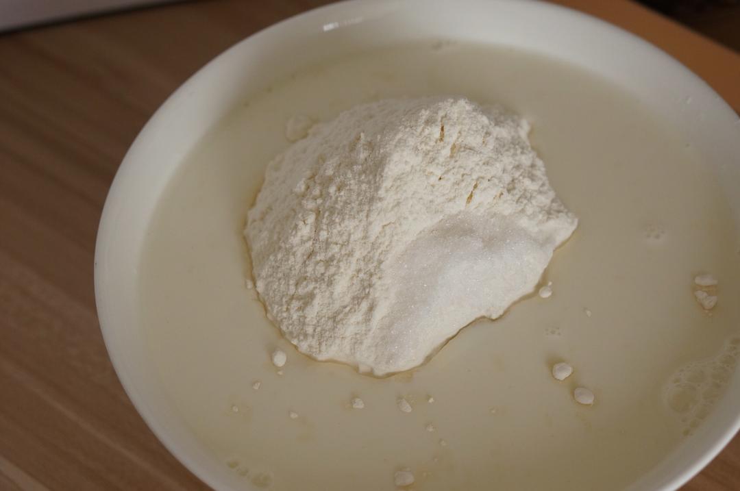 纯奶手撕吐司的做法 步骤1