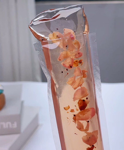 草莓玫瑰吸吸乐果冻🌹🍓