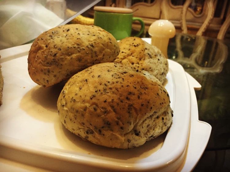 西川功晃- 黑芝麻土司