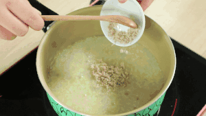 莲藕猪肉粥的做法 步骤10