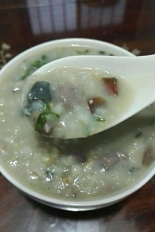 暖心同乐做的十五分钟快手之香滑皮蛋瘦肉粥(附五分钟电饭煲电压力锅