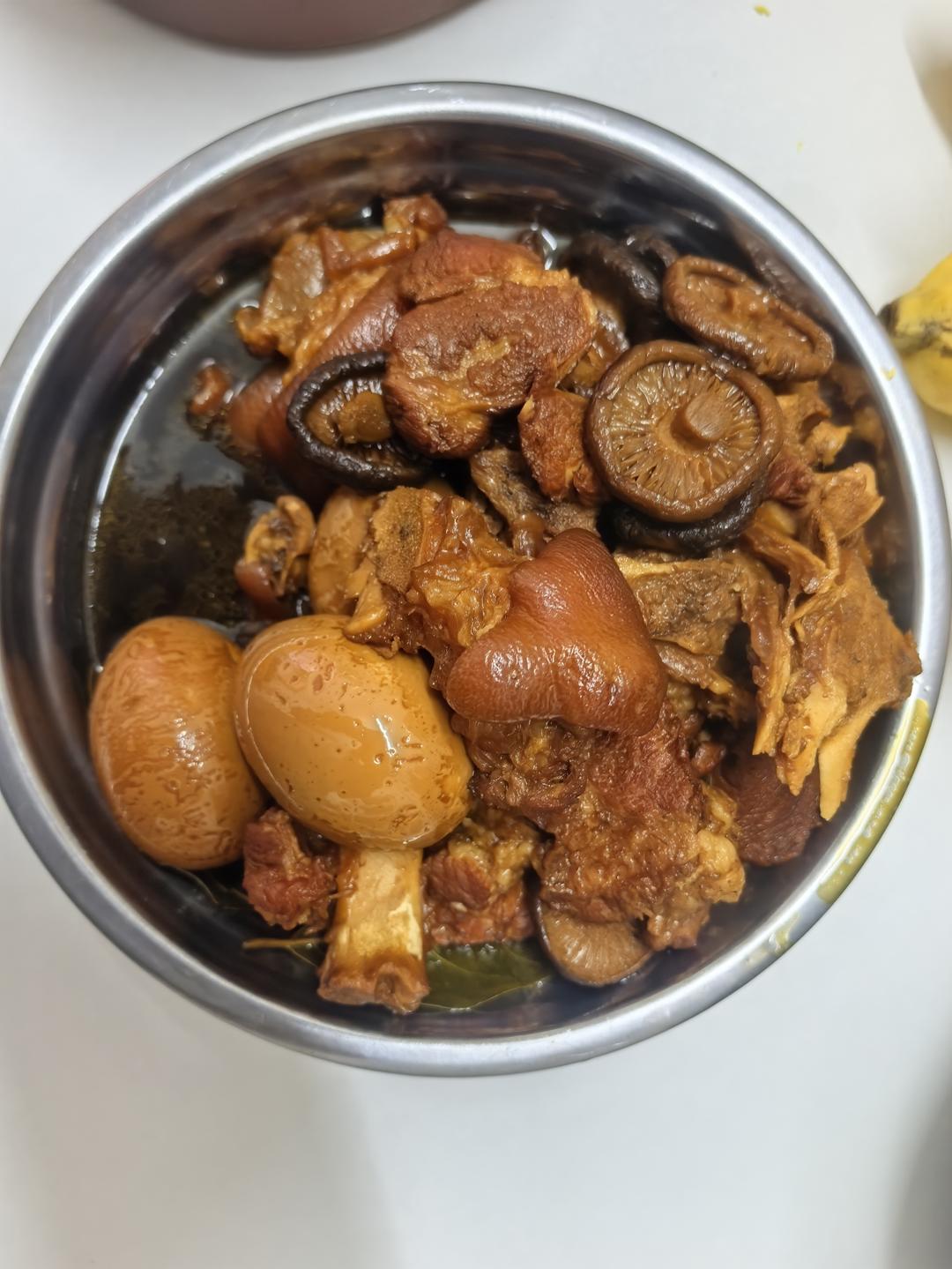 美味的家常菜：红烧猪蹄