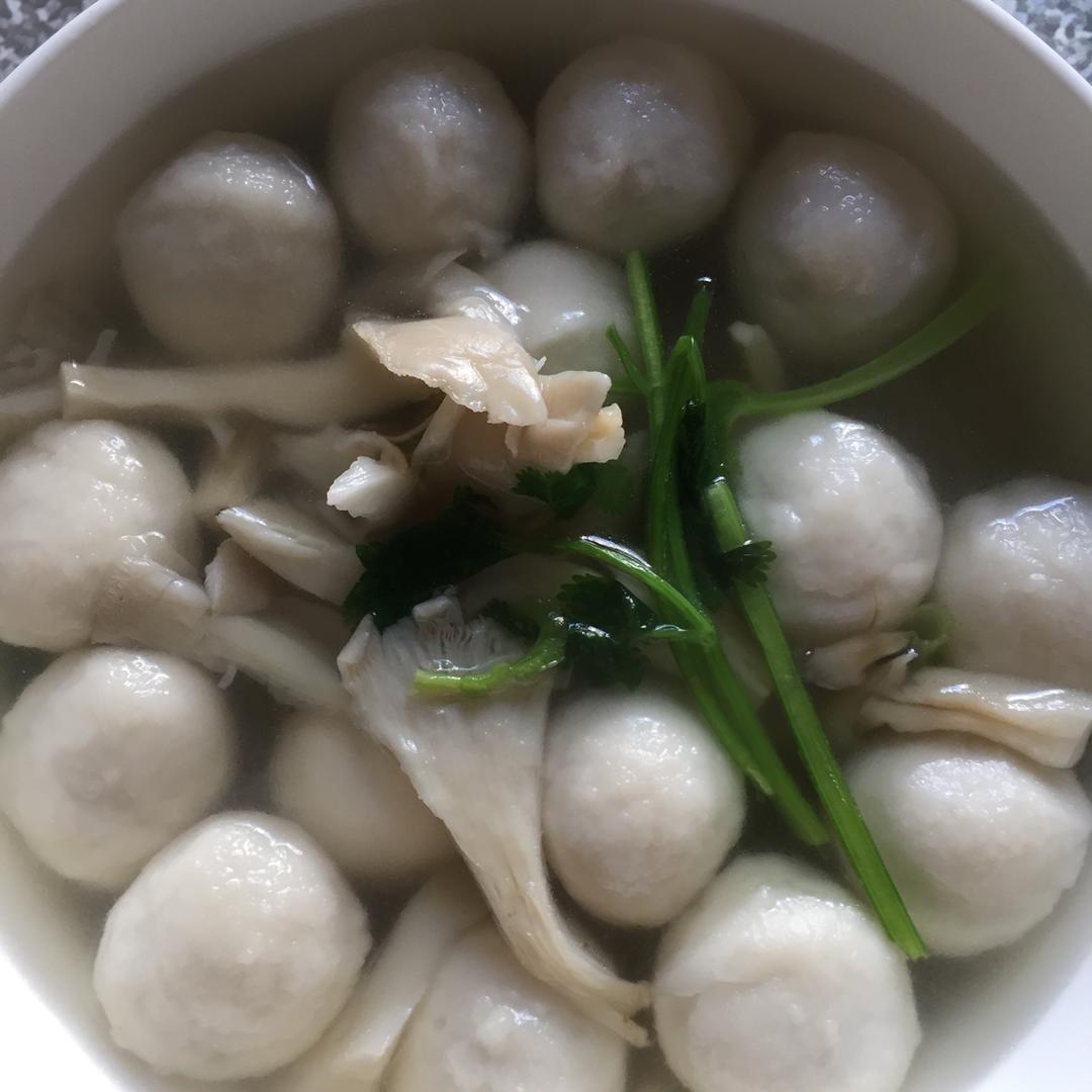 茶如兰香做的平菇鱼丸汤