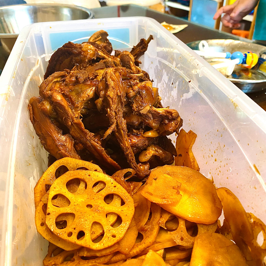 周黑鸭就是这个味儿~~卤鸭舌•鸭翅•鸭脖•鸭肠