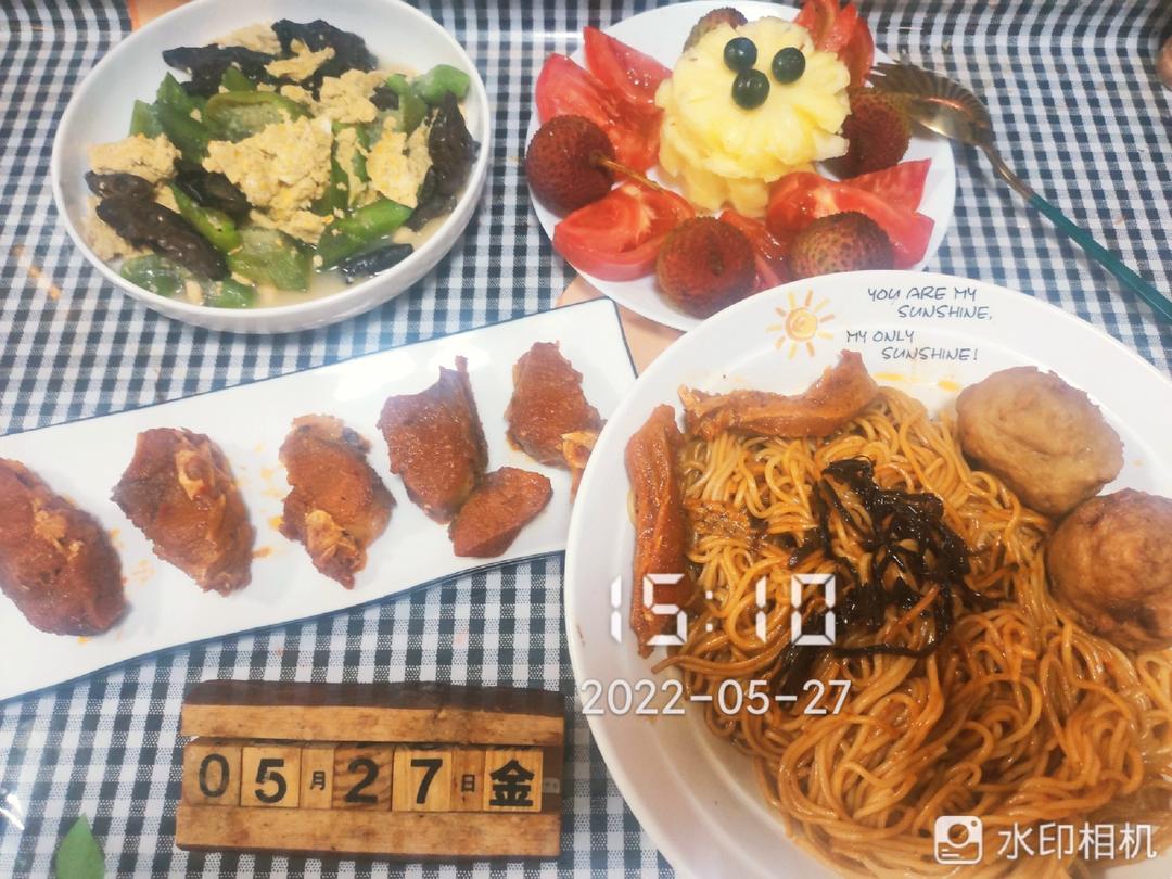 小美熬葱油，葱油拌面～香炸了😍