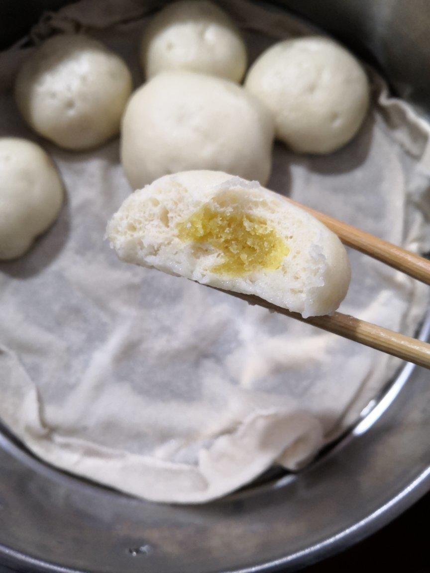 松软香甜的奶黄包，很快就可以搞定。