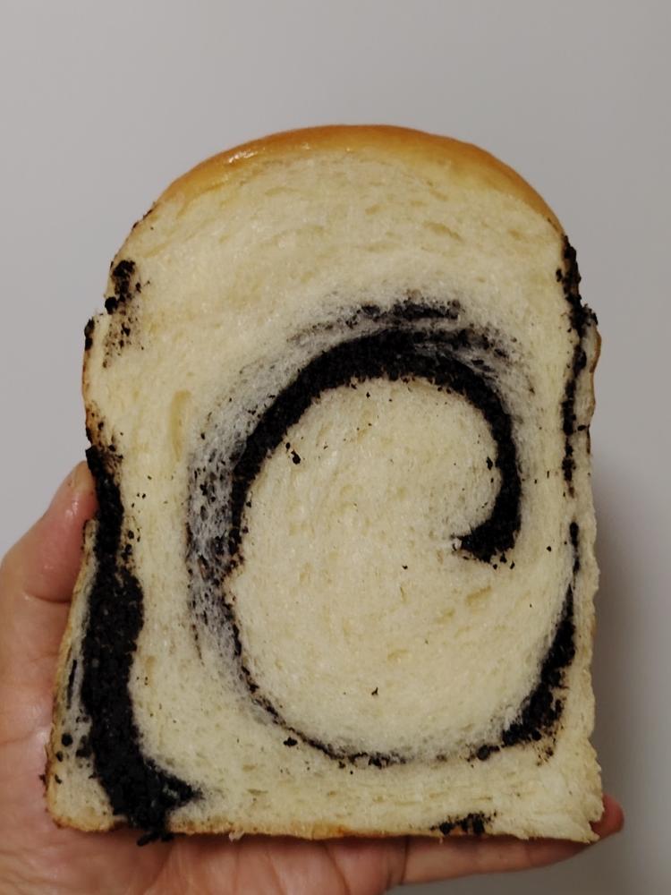 黑芝麻奶酥吐司