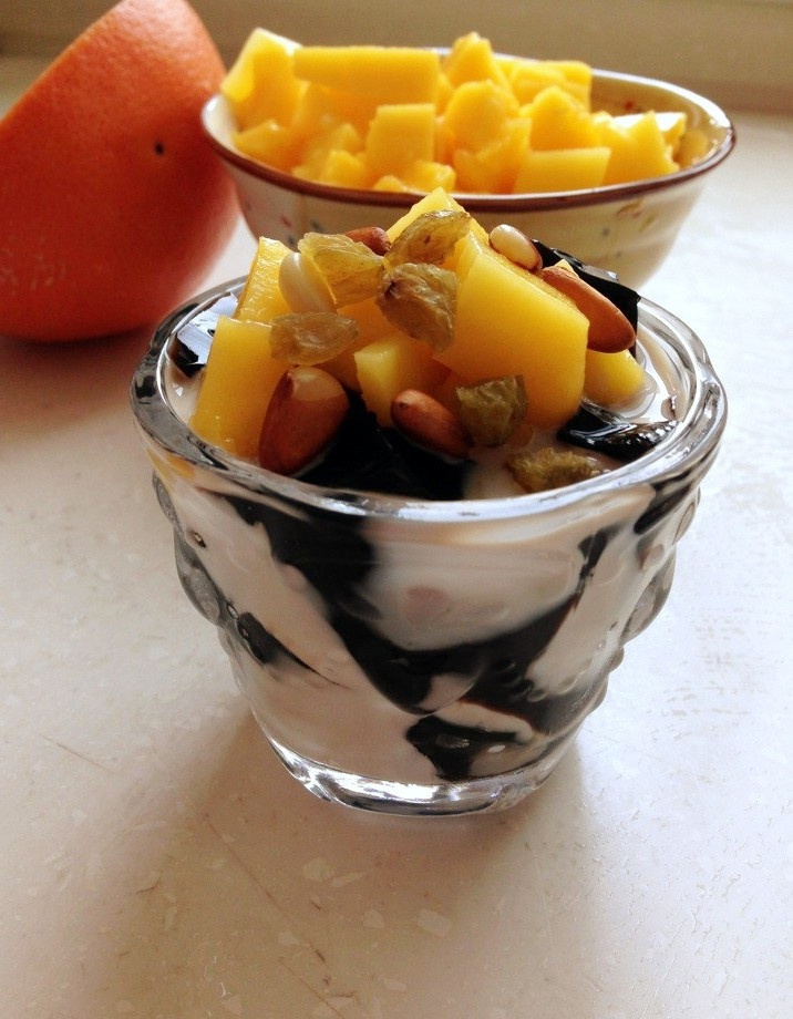 芒果鲜奶龟苓膏