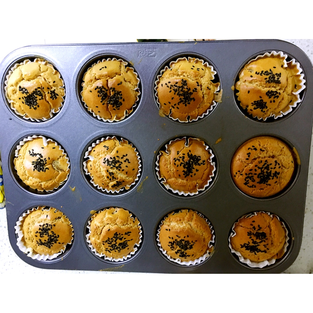 戚风杯子蛋糕^_^不开裂不回缩喔～