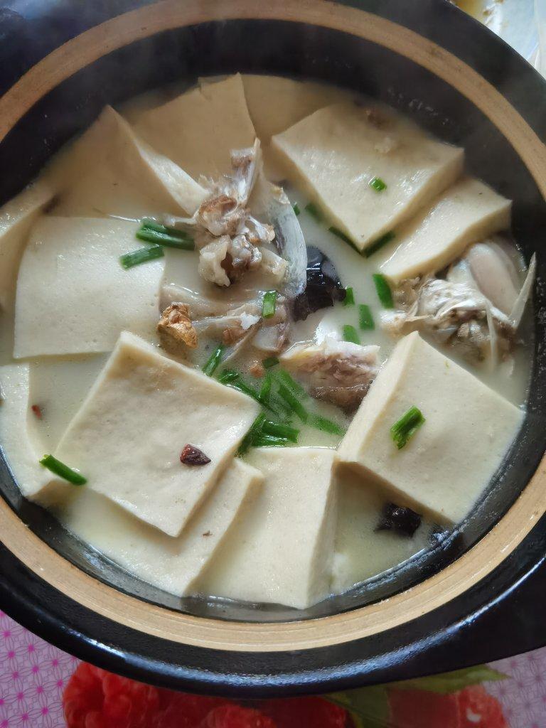 奶白鲫鱼汤