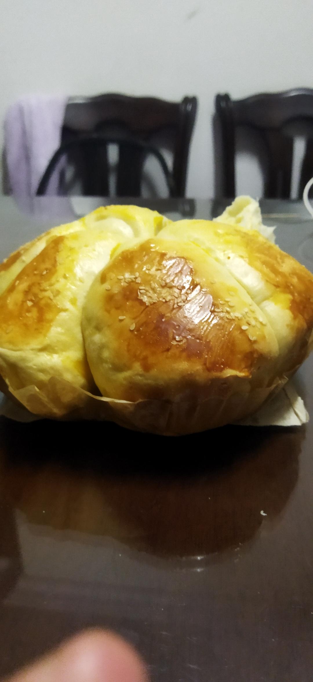 三个鸡蛋，一碗面，盆蒸面包