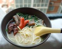 魔芋牛肉乌冬面的做法 步骤1