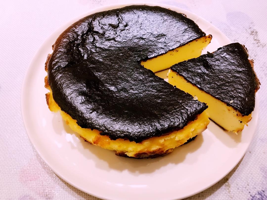 “烧伤”的奶酪蛋糕Burnt cheese cake