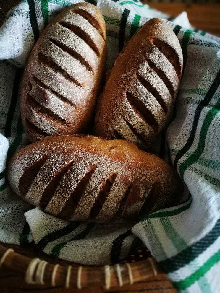 黑麦核桃红糖面包