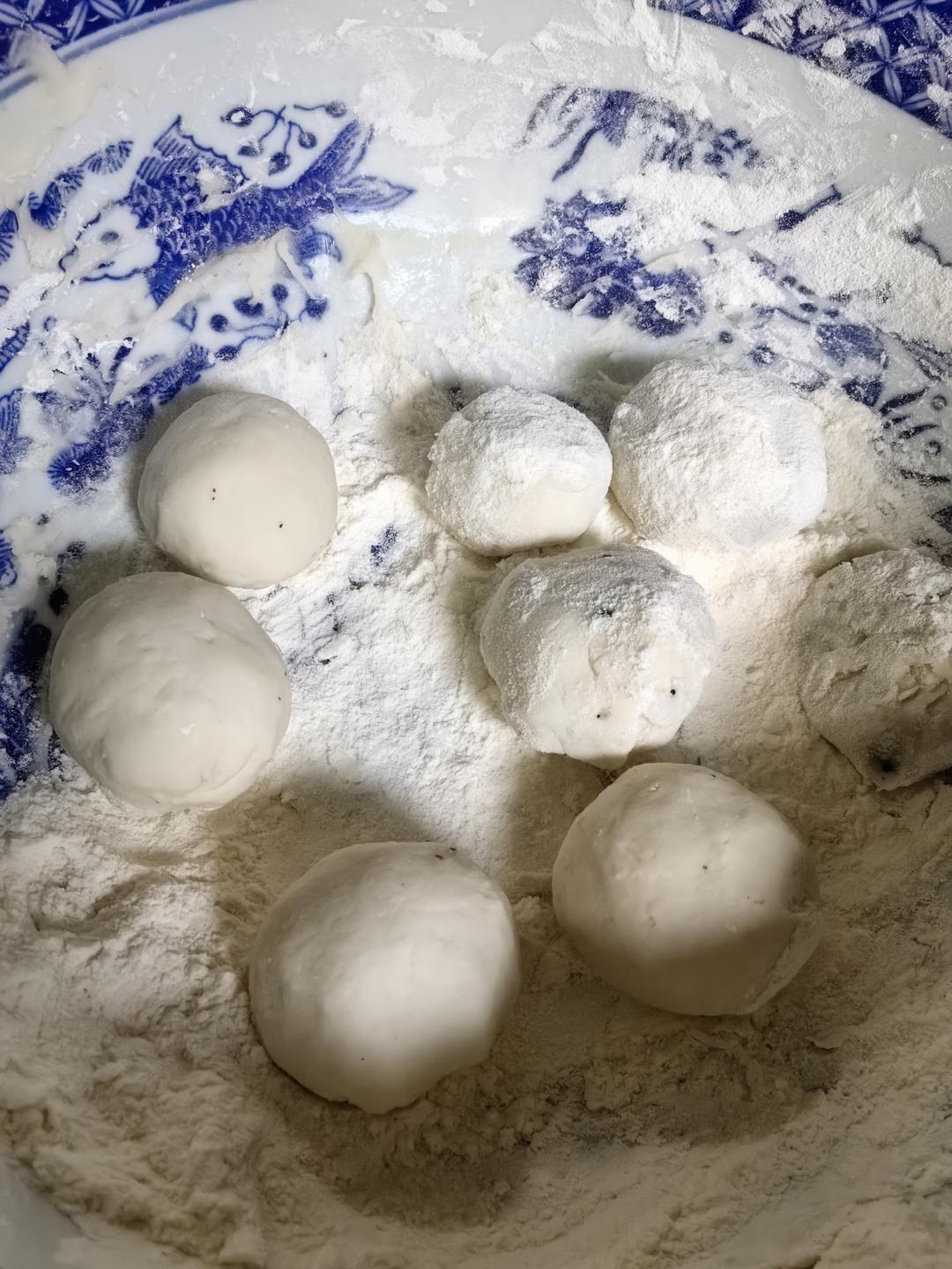 花生黑芝麻汤圆