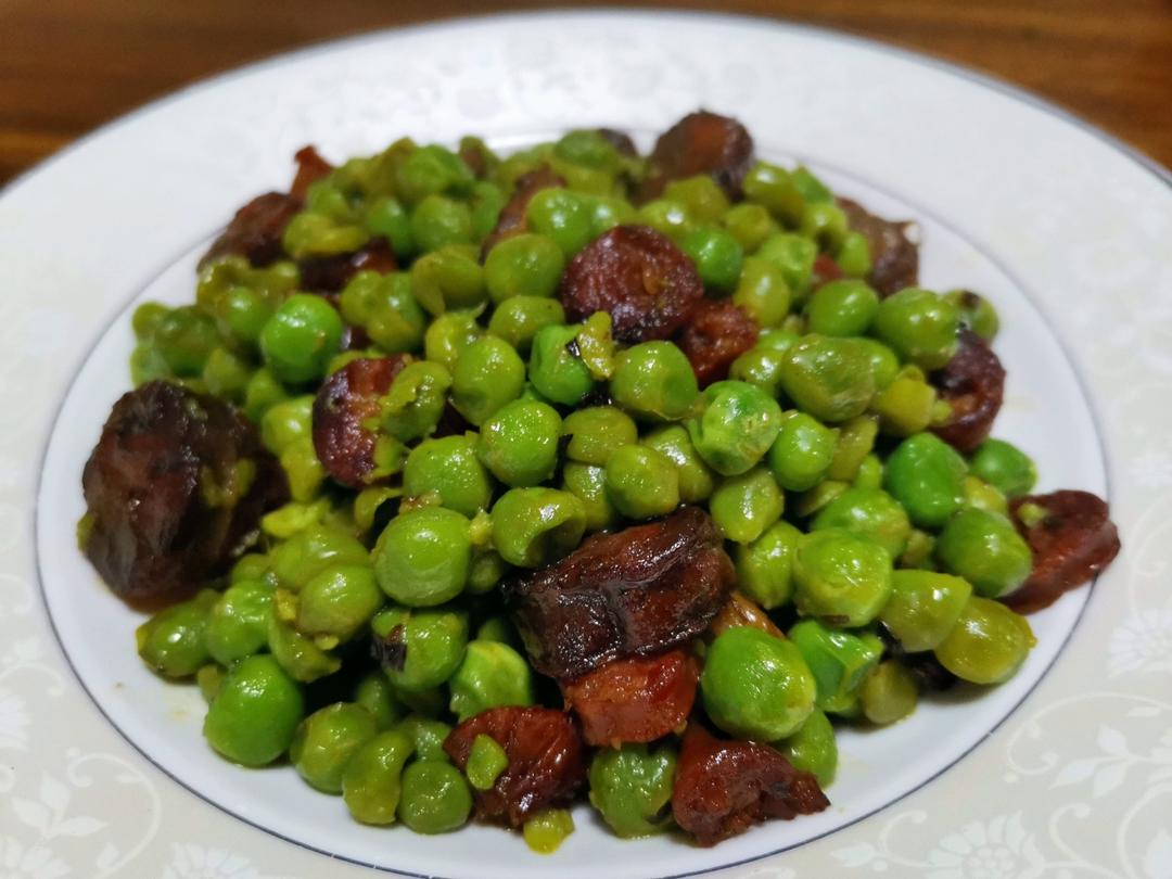 青豆炒腊肠