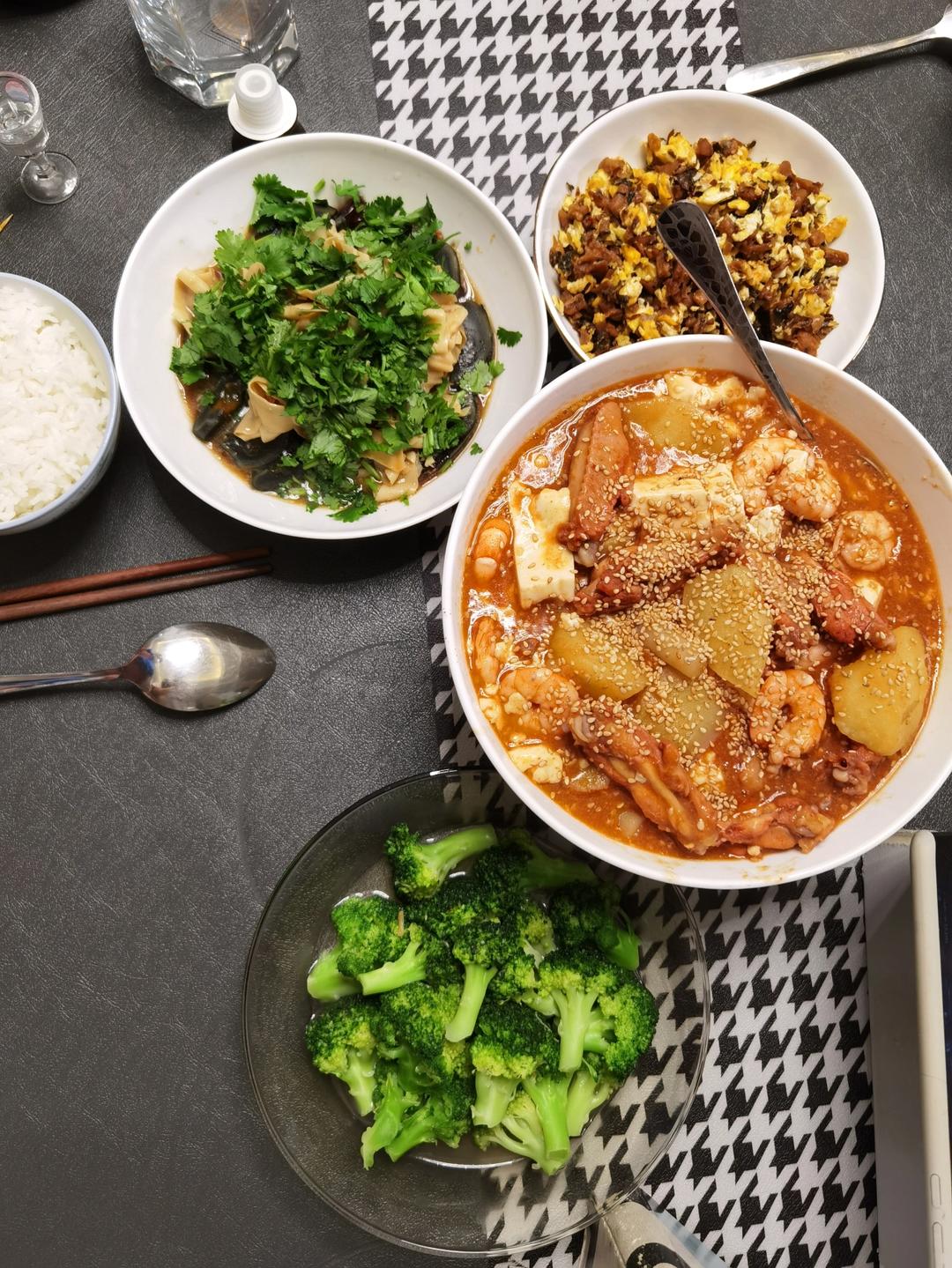 胖哥俩肉蟹煲
