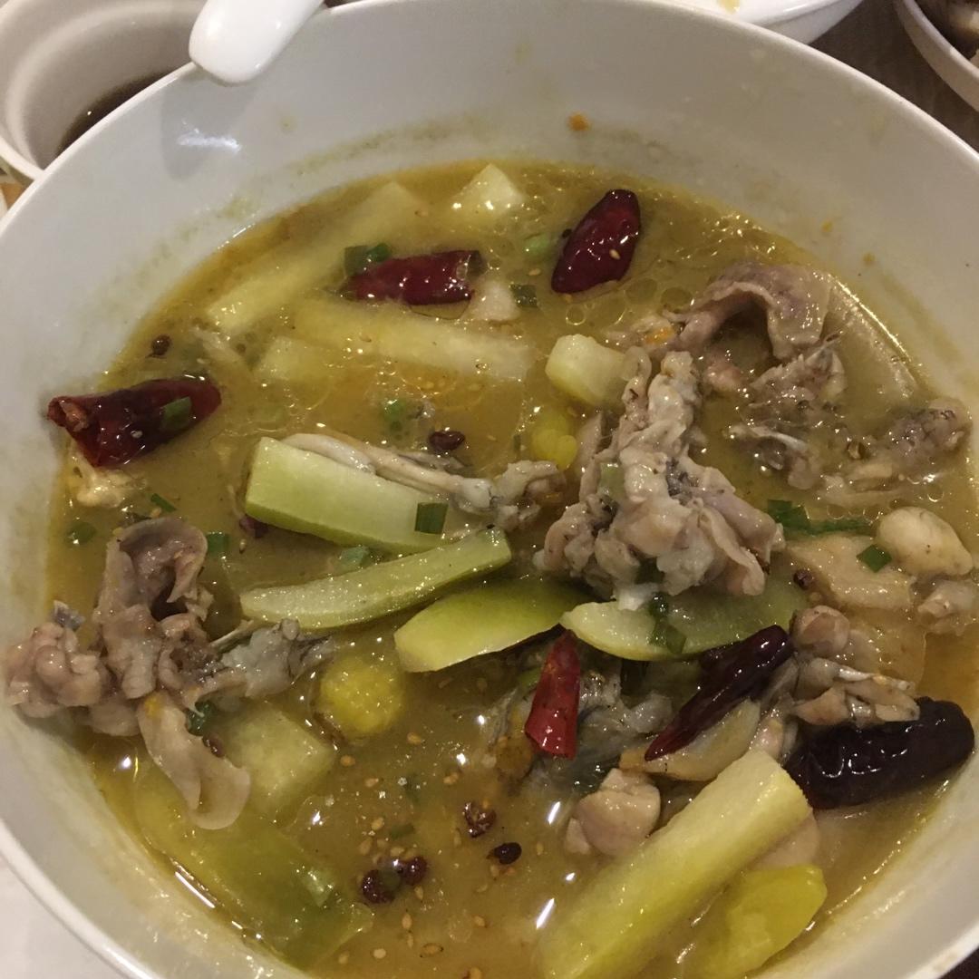 独家秘制 · 泡椒田鸡!