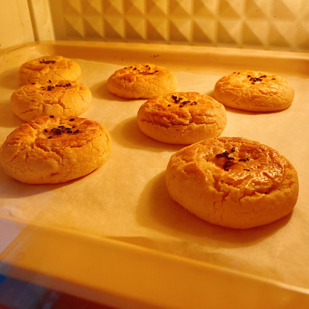 轻轻一按就碎掉的原味桃酥（不输猪油版）