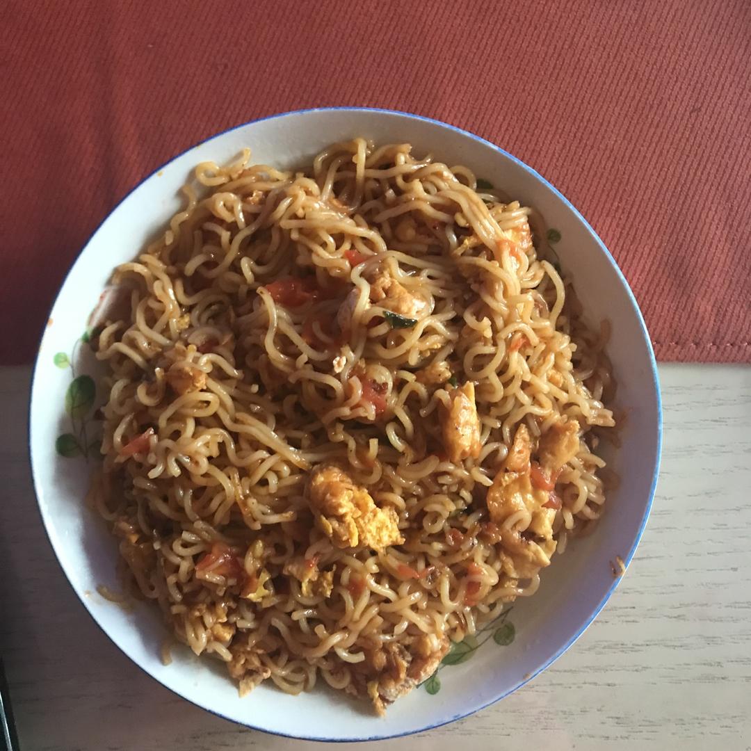 西红柿蛋炒面