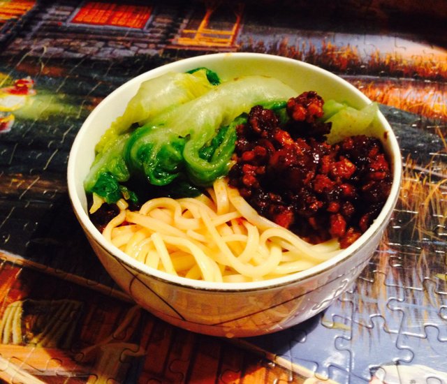肉香素炸酱面（蛋素，植物五辛素）
