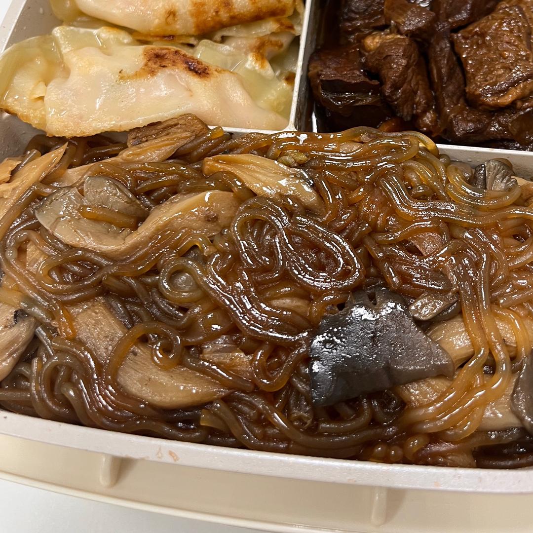 蘑菇炖粉条的做法