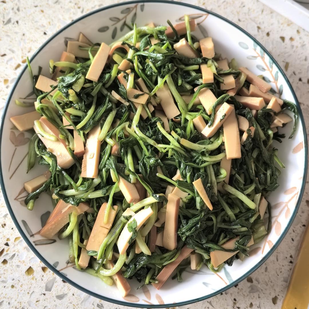 凉拌马兰头香干