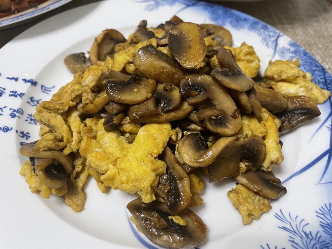 简单美味的白蘑菇炒鸡蛋
