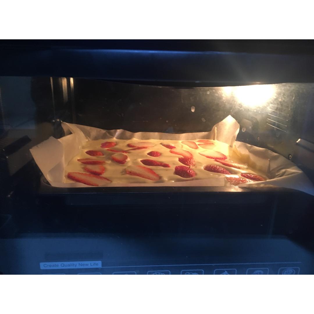 草莓城堡蛋糕