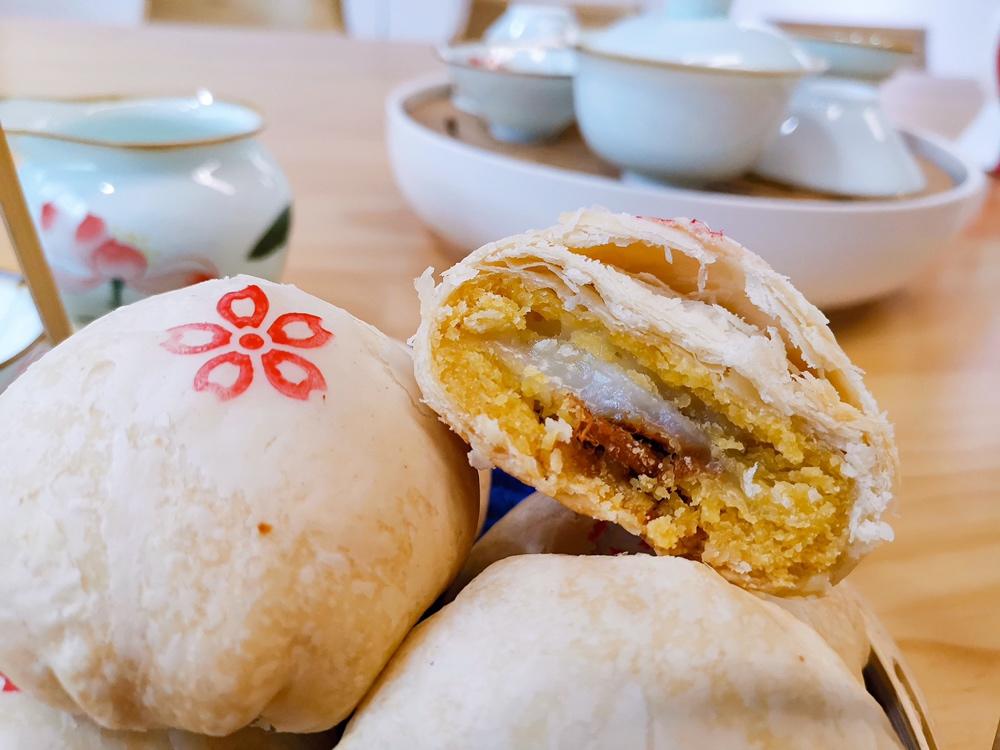 金沙板栗麻薯肉松酥皮月饼（霸王酥）
