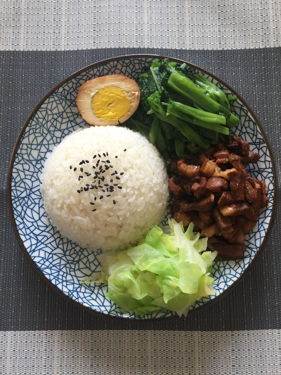 洋葱酥卤肉饭