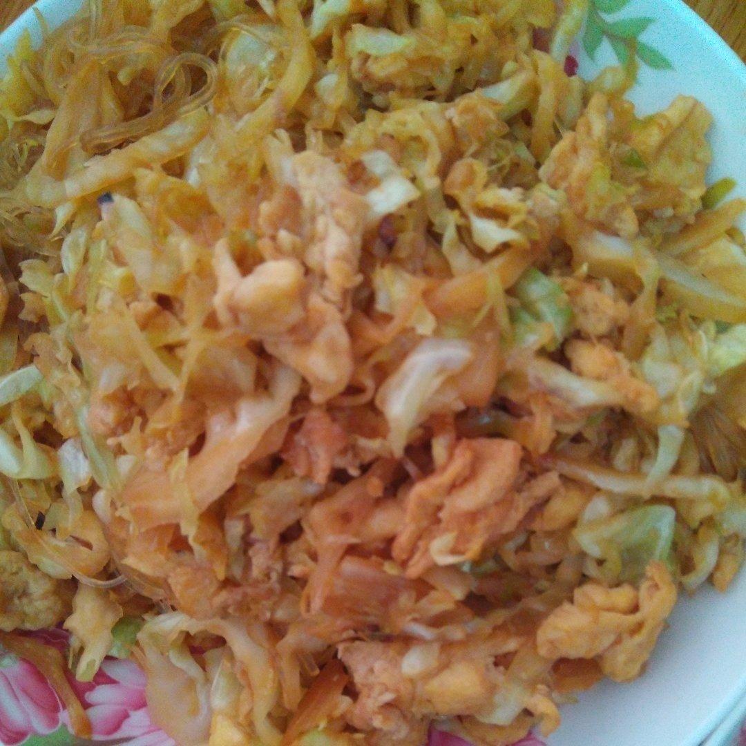 包菜粉丝炒鸡蛋