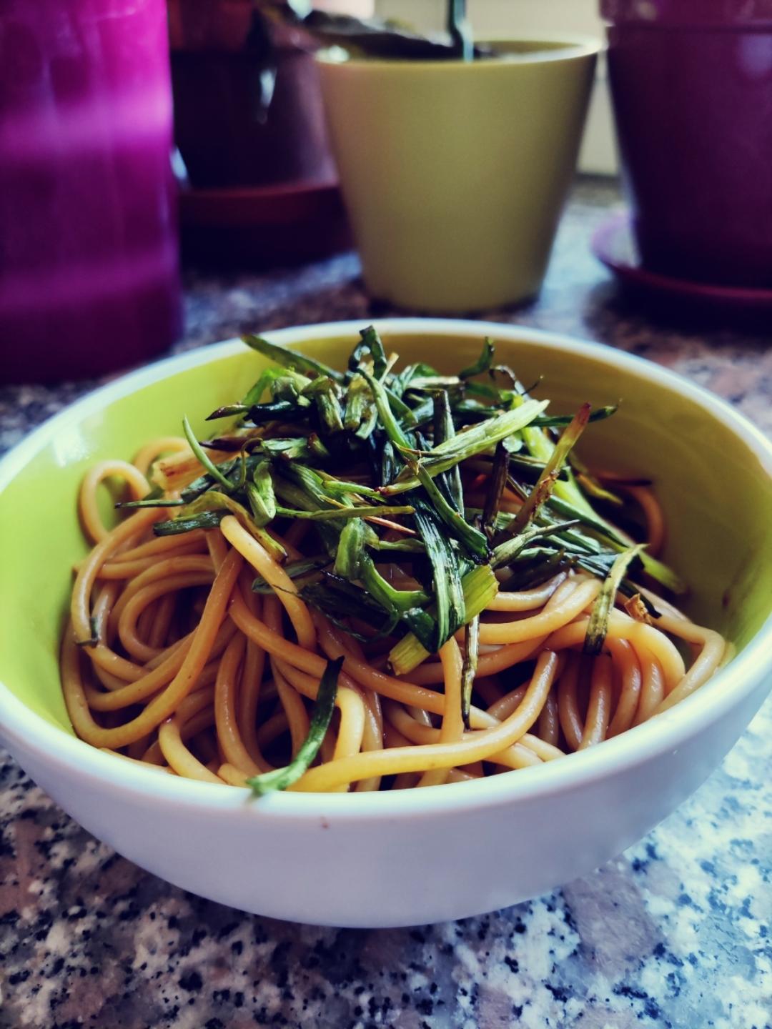 葱油拌面Spring Onion Noodles
