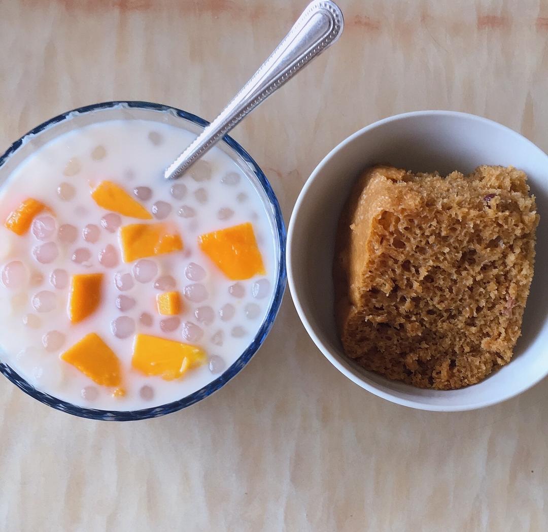 红枣红糖发糕：不塌不缩、组织均匀、手感软绵、口感Q弹