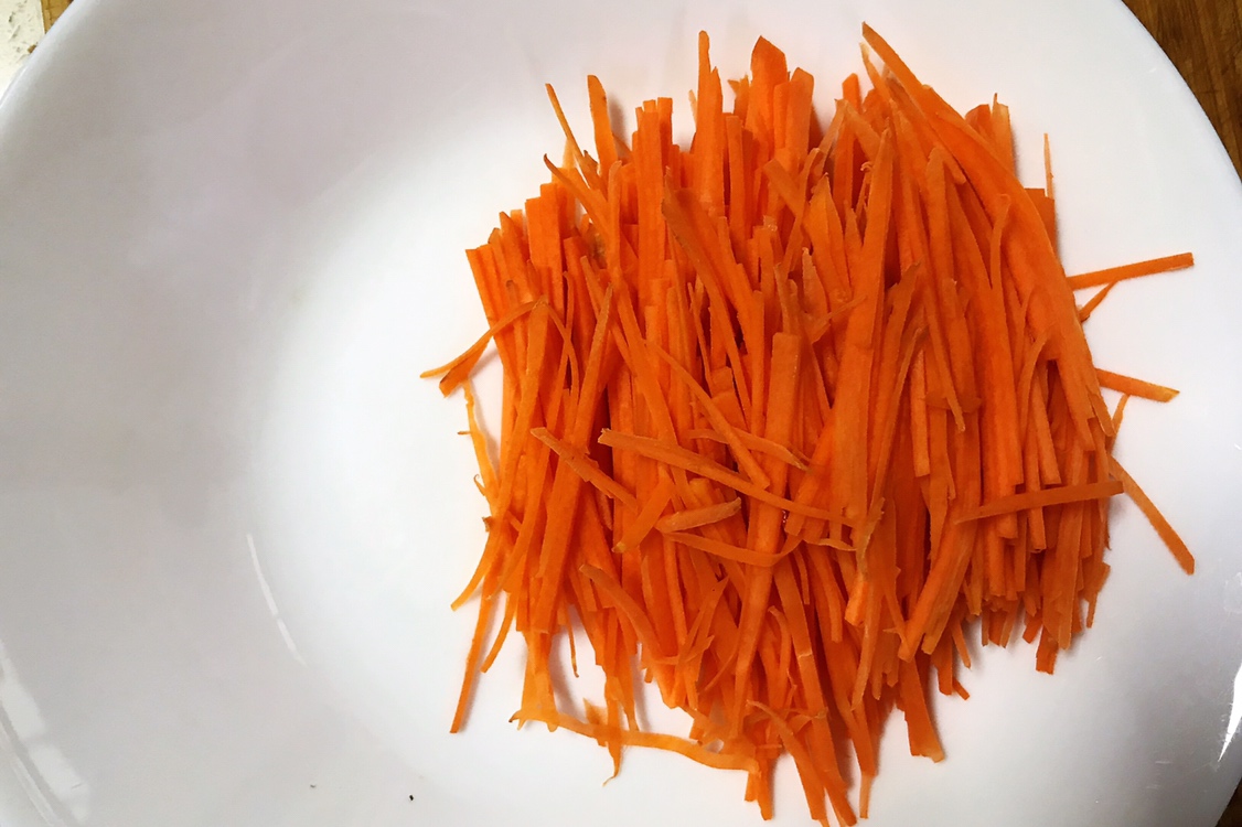 胡萝卜土豆丝的做法 步骤2